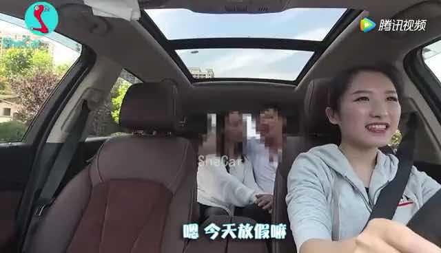 开滴滴遇激情情侣，车内春光乍泄，美臀摇曳，呻吟声不断，色情综艺现场。