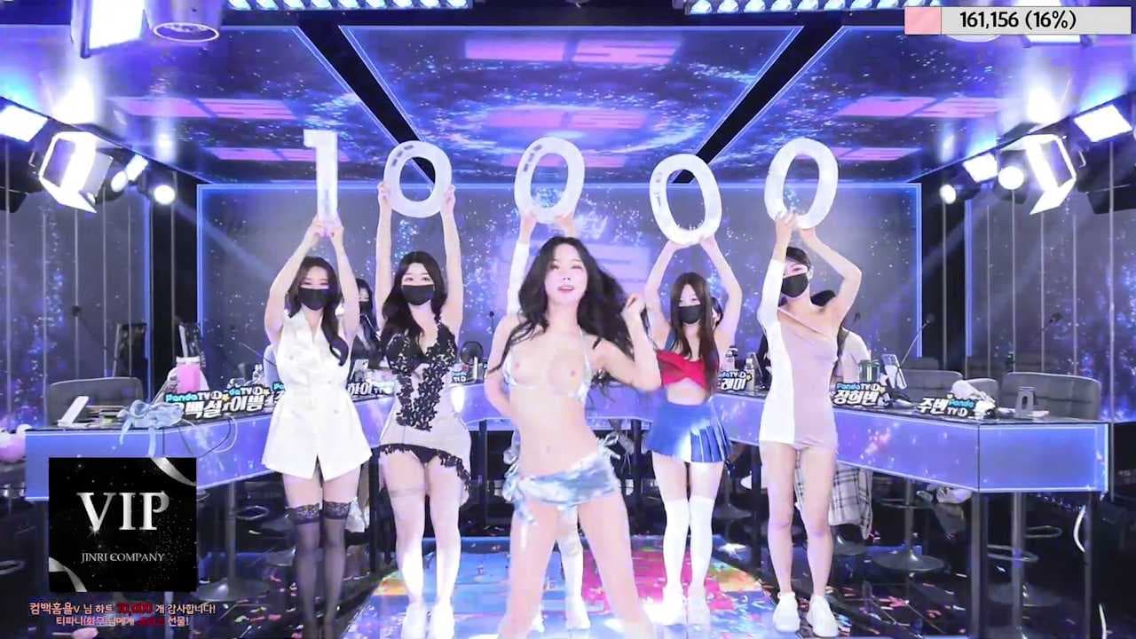 韩国直播色情综艺：巨乳美腿艳舞，激情火辣表演，尽情享受视觉盛宴。 韩国直播色情综艺：巨乳美腿艳舞激情火辣表演视觉盛宴
