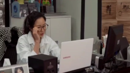 韩国少妇人妻互换老公，楼梯激情干炮，翘臀空姐御姐风情万种。