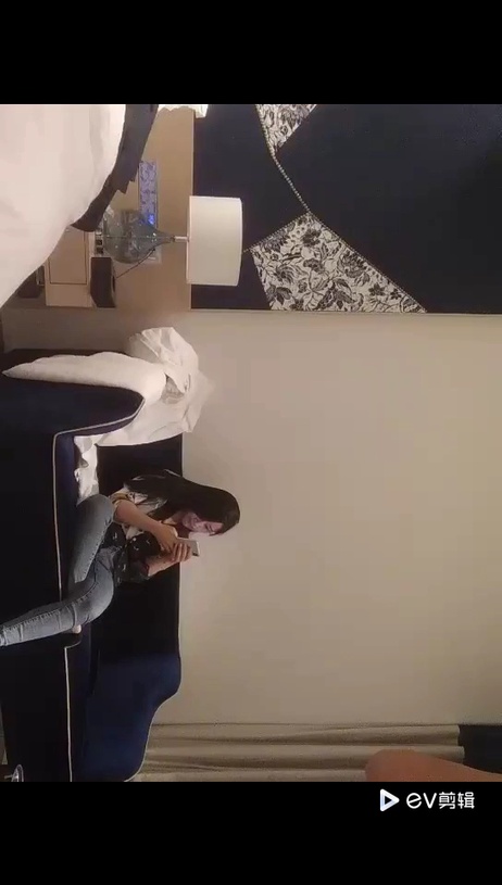 欲海探花，美色自拍，尽享极乐！