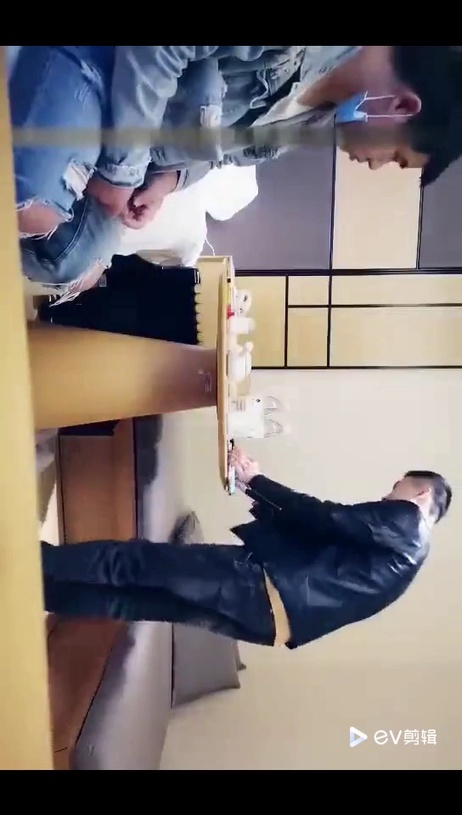 全国探花高颜值黑衣妹诱惑私密时刻