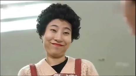 妈妈冤枉我打飞机 偷看她洗澡被抓现行