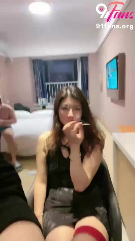 女神约炮，多人运动场面刺激，放飞自我4P狂欢，激情无限，尽情释放。 女神约炮多人运动 放飞自我4P激情狂欢