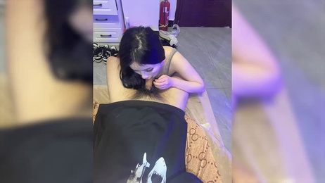 迷人大野驴私密视频曝光，纹身验证身份，激情画面引热议。