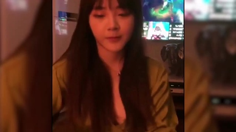 探探美女郑薇私密视频外流 渣男泄露啪啪啪画面 吃瓜群众热议黑料