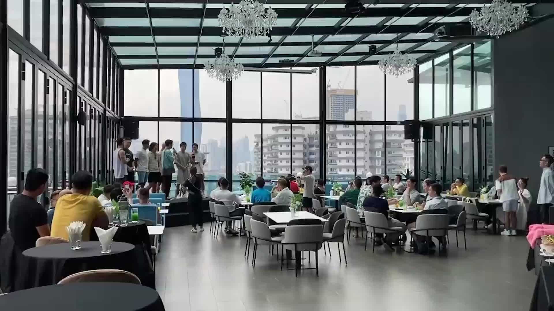 《仔仔一堂游大马4：周围搵 周围食 激情夜探》