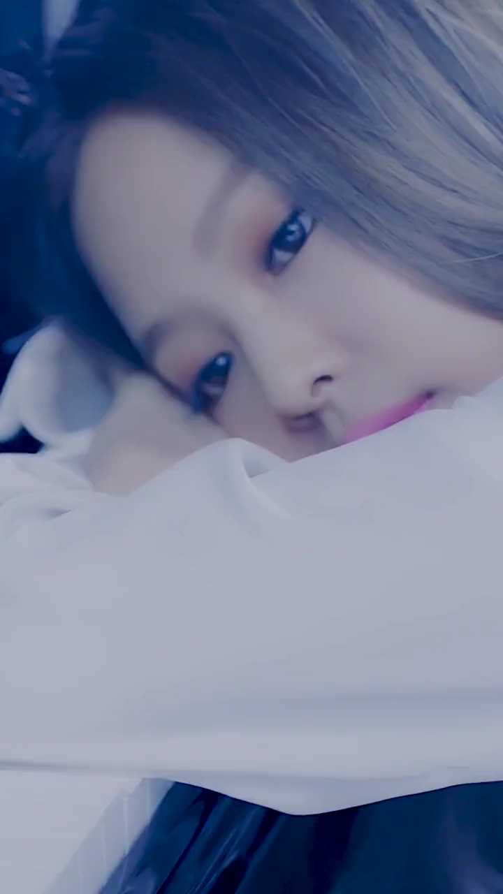 韩国美女女团性感热舞，火辣身材诱惑，激情四射，魅力无限，迷人舞姿尽显风情。