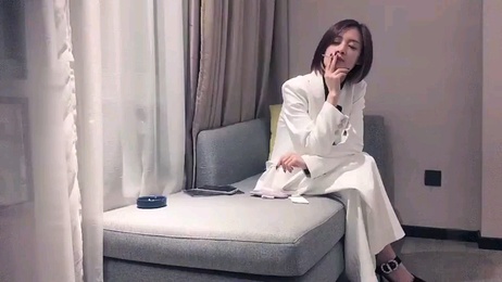 白衣短发高颜值妹子探花诱惑，性感撩人，尽情释放激情