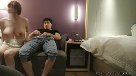 阿朴探花：极品大奶美女私密约会，酥胸诱惑，激情难耐。