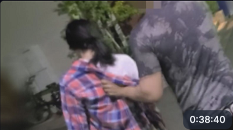 夜逃妻儿潮吹呻吟，光秃土地上的残酷对待，无码激情 FC2