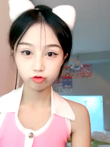 粉嫩美少女全脸诱惑，S型美乳身材尽显性感风情。
