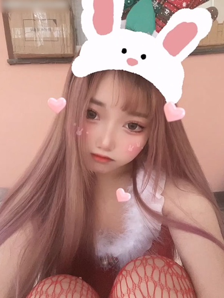 福利姬Eloise软软圣诞特辑近距离特写上身诱惑曲线迷人