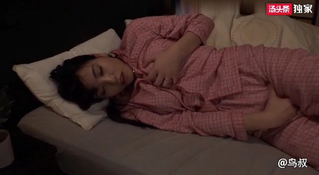 越线的女人：禁忌之恋，激情缠绵，日韩风情，诱惑难挡，迷失在欲望的边缘。 禁忌之恋：日韩风情，迷失在欲望的边缘