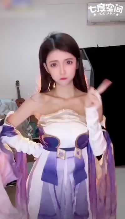 仙气满满福利姬 摇摆热舞展现火辣身材 性感迷人