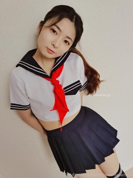 台湾夫日本妻的激情之夜：美乳少妇的口交诱惑
