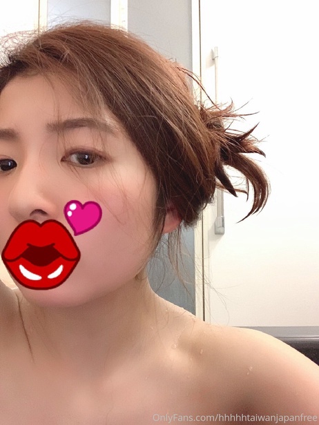 台湾夫日本妻口交技巧高超，美乳少妇尽情享受大屌的干净口爱