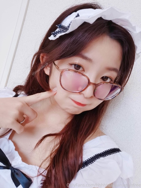 台湾夫日本妻：美乳少妇口交，精液直射脸庞