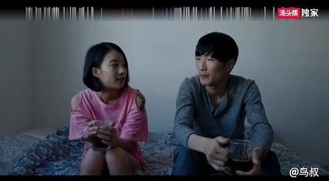 邻家小姐：诱惑的韩国三级剧情，激情四射的夜晚，禁忌之恋。