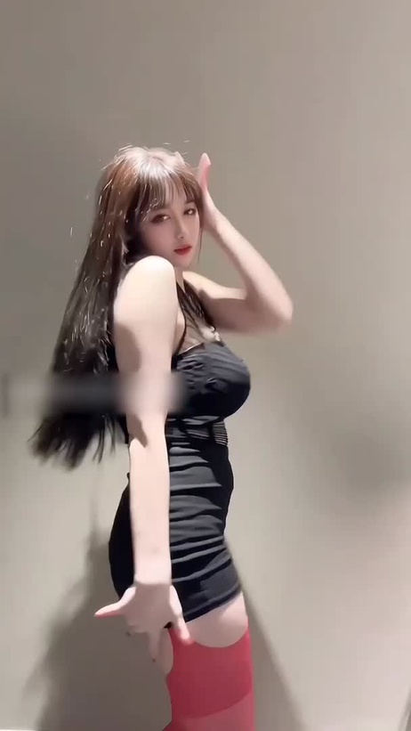 舞蹈系美女小九九Micokey，性感美腿搭配巨乳，诱惑力十足，尽情展现迷人曲线。 舞蹈系性感尤物小九九Micokey 美腿巨乳诱惑