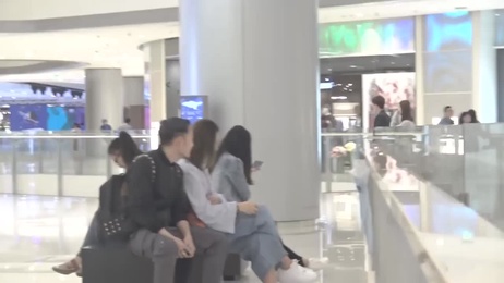 少年沉迷手游，用游戏台词上街搭讪，引诱少妇，激情一夜 成人综艺 色情