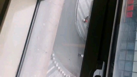 后入内射的快感让我失去理智，抽插的狂欢让我沉浸其中，被瞧见的刺激让我欲仙欲死。
