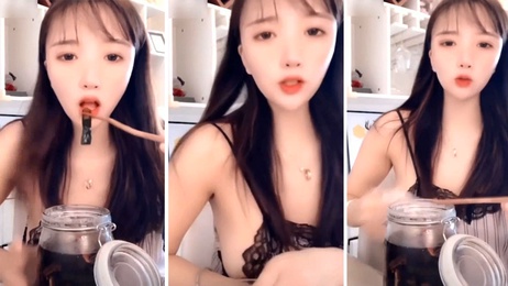 抖音美女直播卖货不慎走光 粉嫩春光外泄引热议