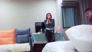 《身材苗条熟女大姐3P前后夹击口逼插》