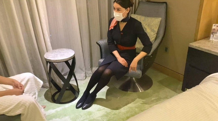 东航制服诱惑：空姐机舱私密服务，按摩口活，啪啪叫声引爆激情