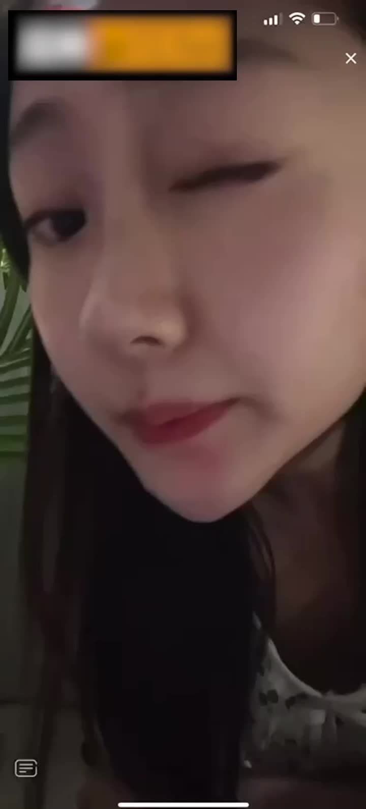 辛德瑞拉直播走光录屏事件 私密瞬间意外流出 敏感部位清晰可见 引发热议 #走光 #直播事故
