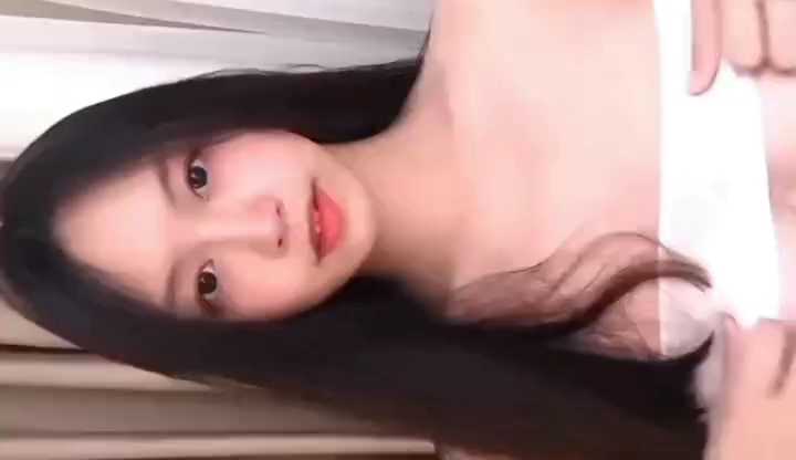 网红私拍视频流出，大胸尤物粉穴诱惑，口交技巧令人沉迷