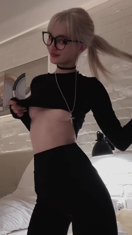 《天然巨乳萝莉诱惑 海外欧美少女私密时刻》
