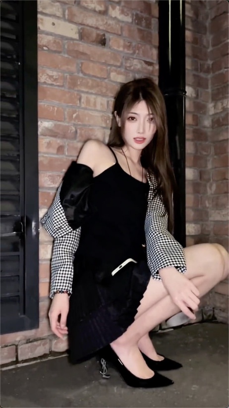 抖音女主播朵莉亚月月大小姐与渣男裸聊被录屏泄密，私密画面曝光