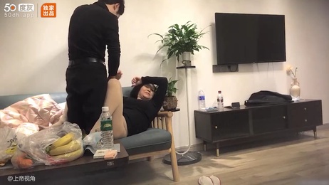 短发熟女撩衣吸奶头敏感呻吟 服药后舒适操弄至高潮 约炮,熟女