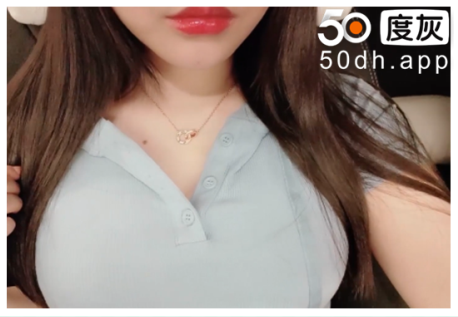 香草少女厕所自慰喷水，粉嫩三点诱惑，小奶猫大胸挑逗