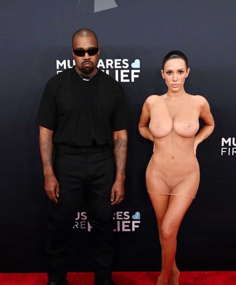 侃爷Kanye West娇妻Bianca真空亮相格莱美红毯 矫情大奶诱惑尽显 #成人 #色情