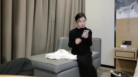 玉 corn公寓探花约会绝美御姐享受极致欢愉后假报警吓哭小姐姐