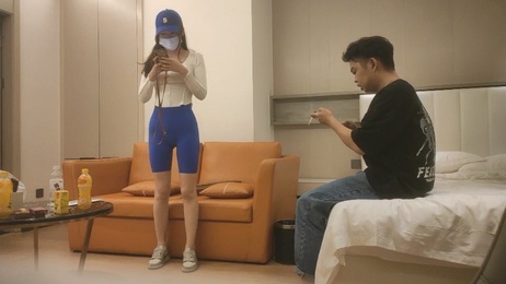 《翘臀美腿模特仙丹爆操奶子晃动》