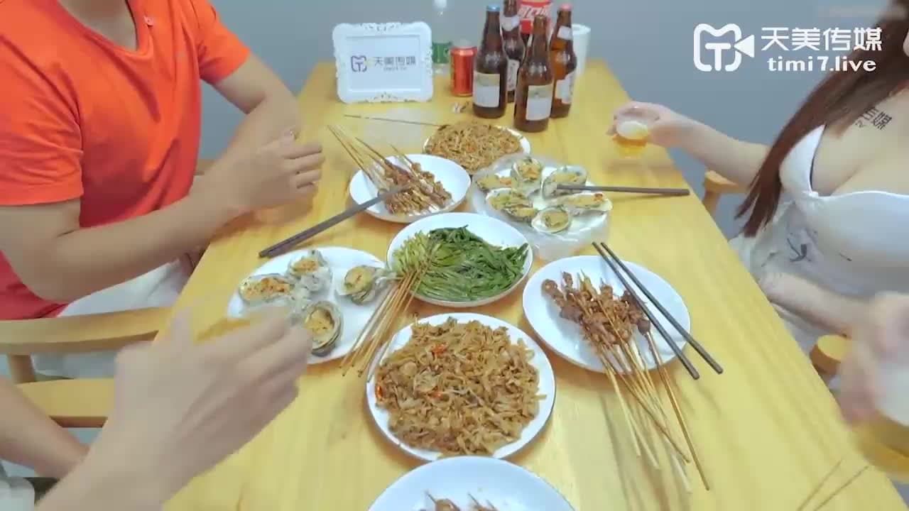 熙熙性爱笔记EP4：国产天美传媒TM0168 激情四射的私密时刻