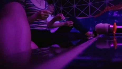 淫乱包厢内，探花体验颠覆三观，激情四射的成人盛宴