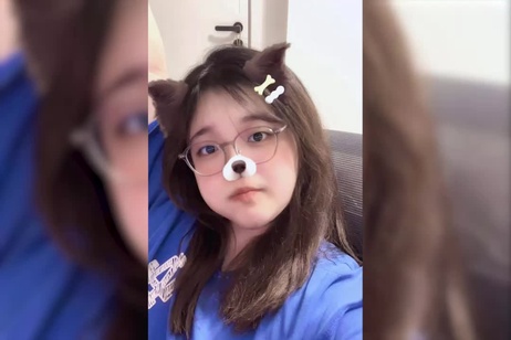 探探母猪袁媛曝光，热门事件引发吃瓜群众围观，黑料缠身的她在成人圈内名声大噪。