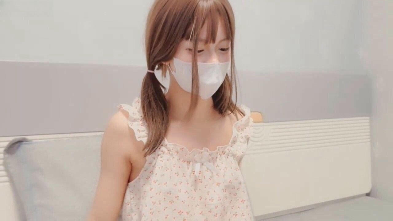 小姨子的诱惑小爱：国产原创糖心VLOG，性感撩人，诱惑难挡，甜美呻吟，激情四溢，迷人曲线，尽情享受。 小姨子的性感诱惑：甜美呻吟，激情四溢的国产原创糖心VLOG